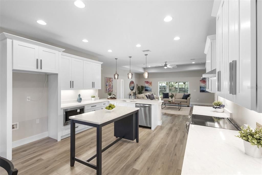 En Venta: $505,900 (4 camas, 2 baños, 1976 Pies cuadrados)