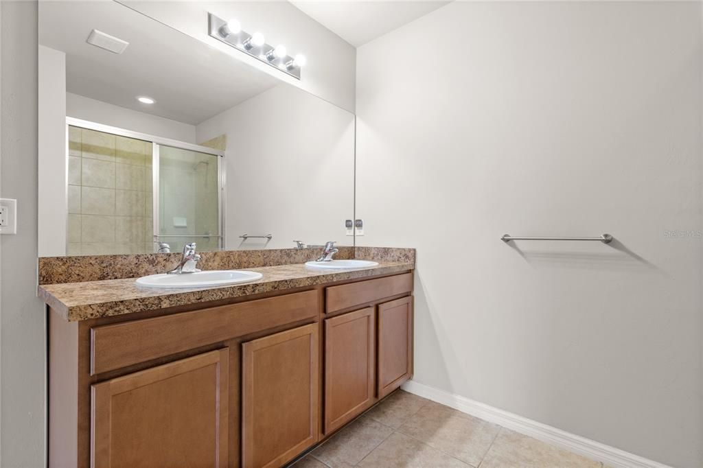 待售: $289,999 (3 贝兹, 2 浴室, 1684 平方英尺)