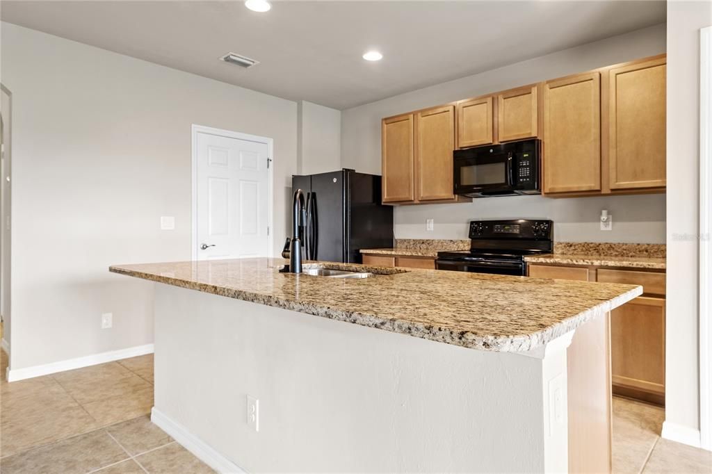 待售: $289,999 (3 贝兹, 2 浴室, 1684 平方英尺)