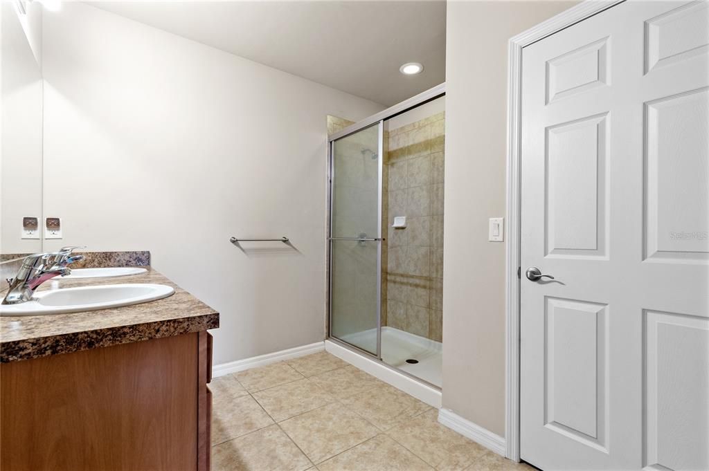 待售: $289,999 (3 贝兹, 2 浴室, 1684 平方英尺)