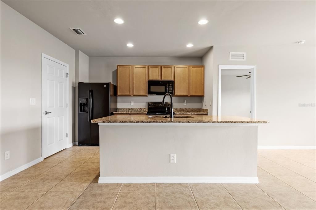 待售: $289,999 (3 贝兹, 2 浴室, 1684 平方英尺)