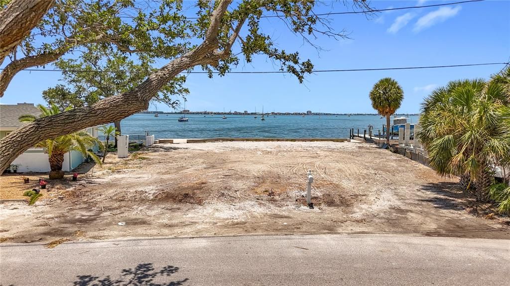 For Sale: $1,500,000 (0.28 acres)