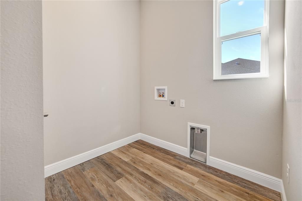 待售: $708,331 (3 贝兹, 2 浴室, 2369 平方英尺)