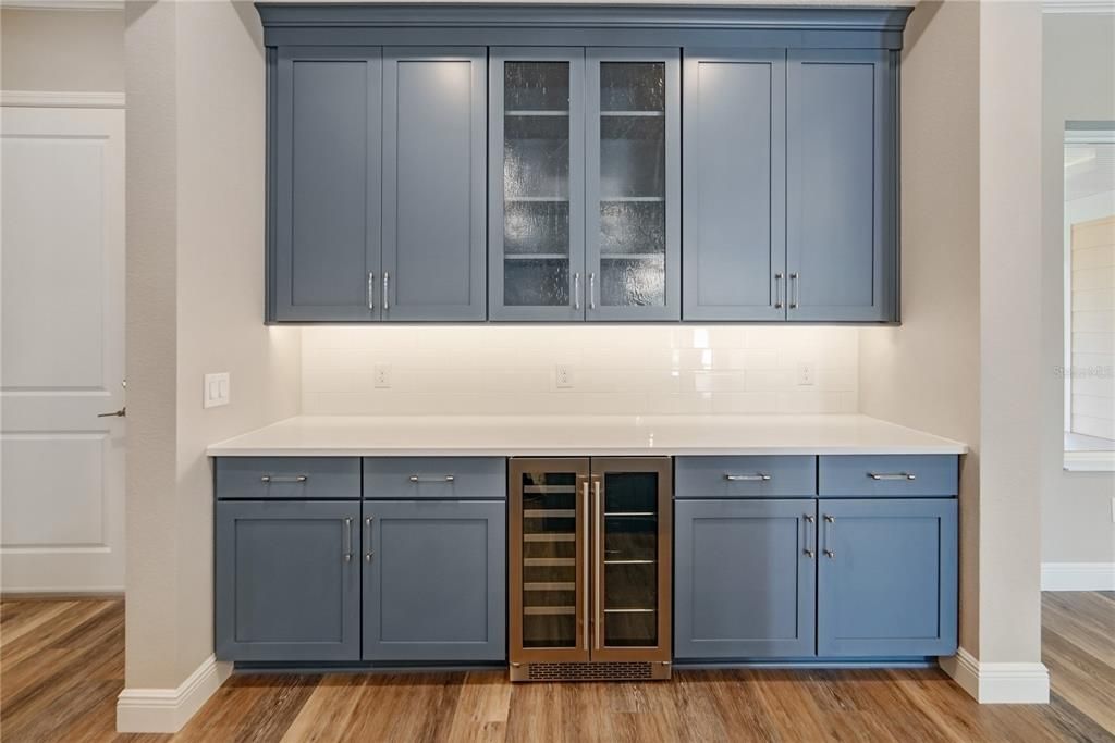 待售: $708,331 (3 贝兹, 2 浴室, 2369 平方英尺)