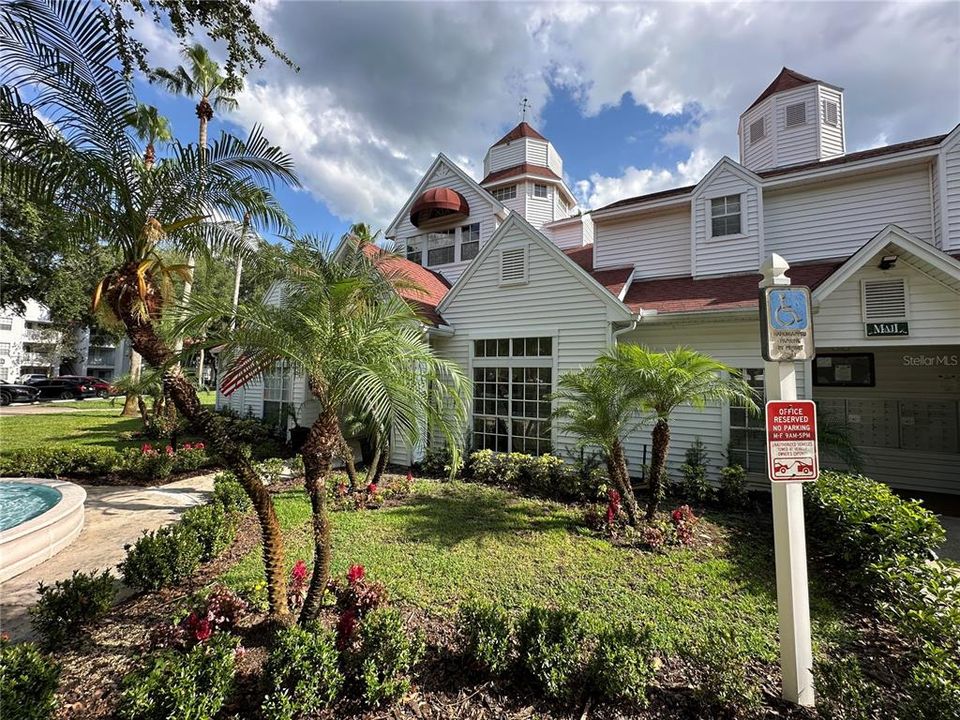 Под контрактом: $168,900 (1 спален, 1 ванн, 754 Квадратных фут)