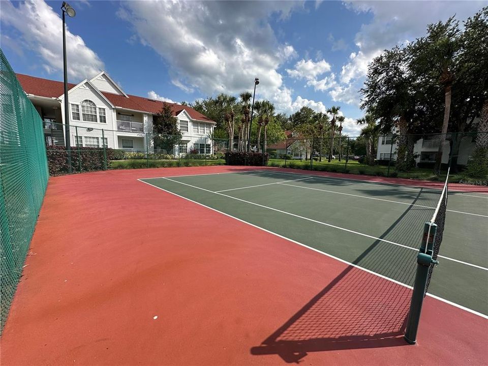 Под контрактом: $168,900 (1 спален, 1 ванн, 754 Квадратных фут)