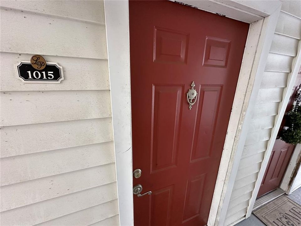 Под контрактом: $168,900 (1 спален, 1 ванн, 754 Квадратных фут)