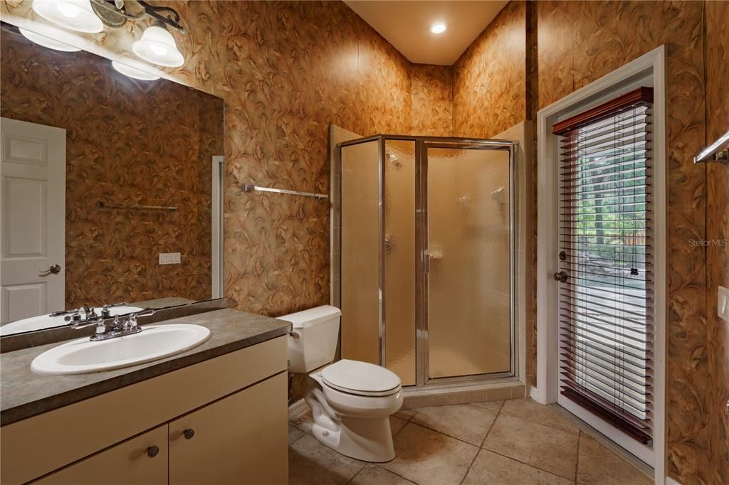 Activo con contrato: $704,999 (4 camas, 3 baños, 3159 Pies cuadrados)