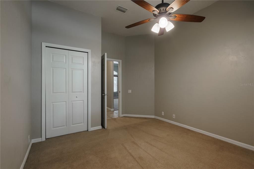 Activo con contrato: $704,999 (4 camas, 3 baños, 3159 Pies cuadrados)