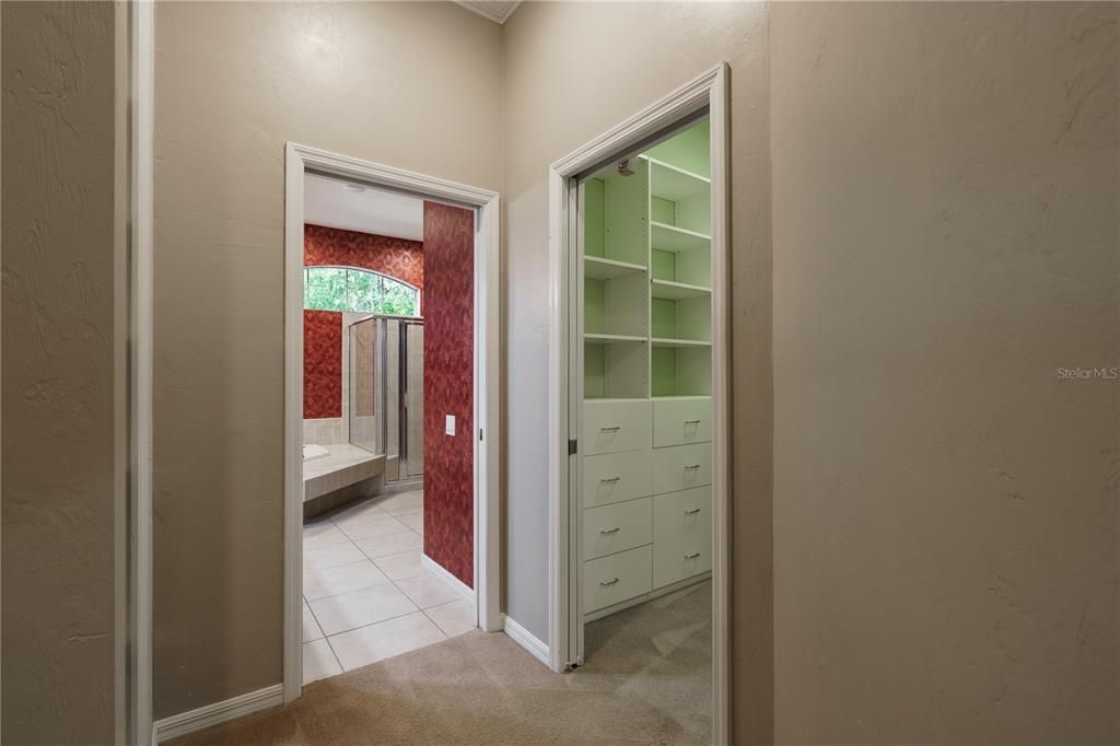 Activo con contrato: $704,999 (4 camas, 3 baños, 3159 Pies cuadrados)