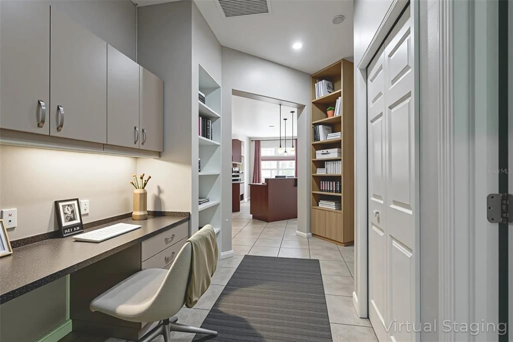 Activo con contrato: $704,999 (4 camas, 3 baños, 3159 Pies cuadrados)