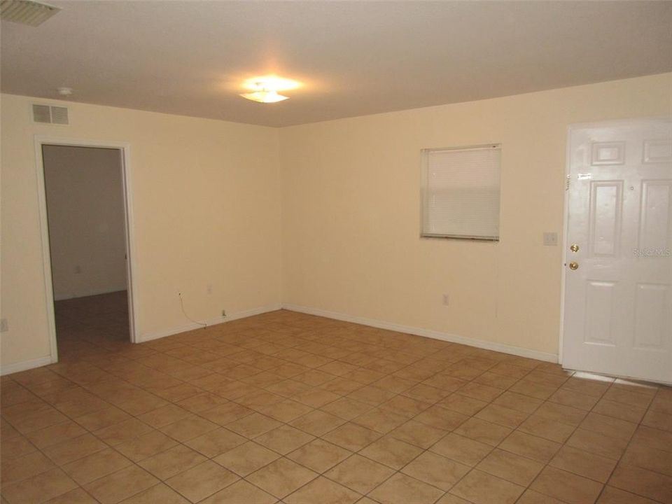 Active With Contract: $459,900 (6 beds, 0 baths, 2164 Square Feet)