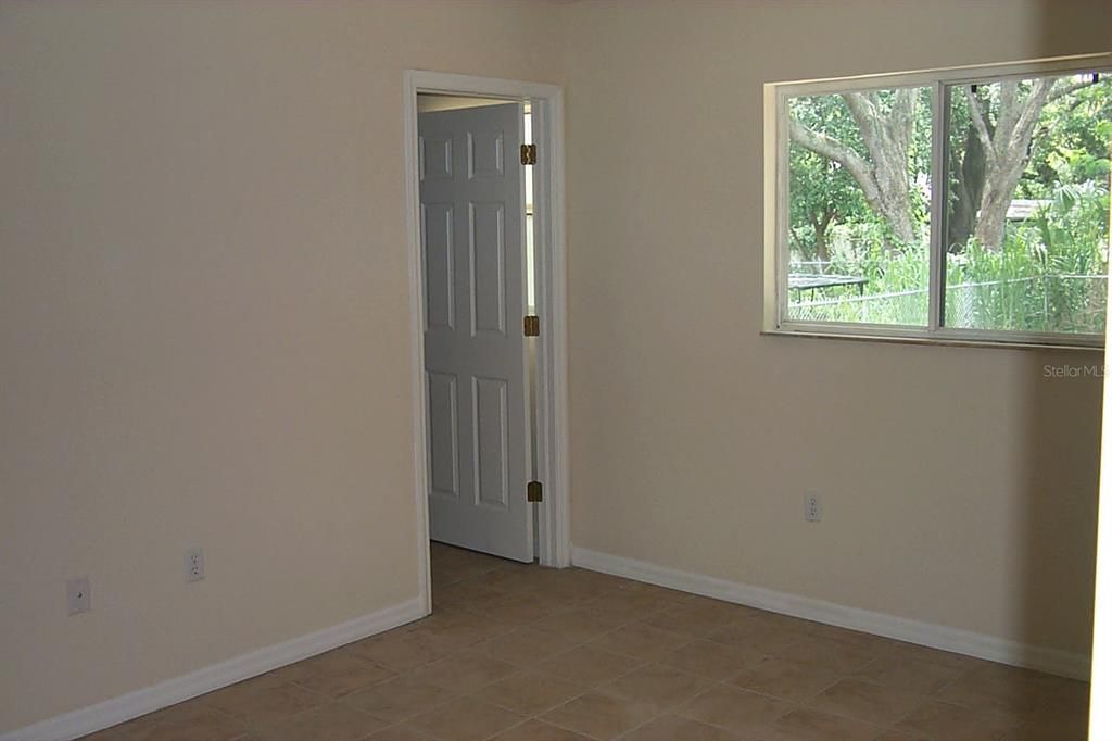 Active With Contract: $459,900 (6 beds, 0 baths, 2164 Square Feet)