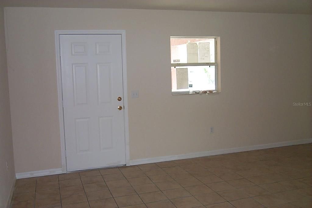 Active With Contract: $459,900 (6 beds, 0 baths, 2164 Square Feet)