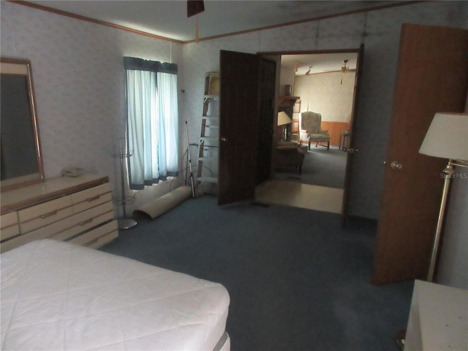 Active With Contract: $124,900 (3 beds, 2 baths, 1880 Square Feet)