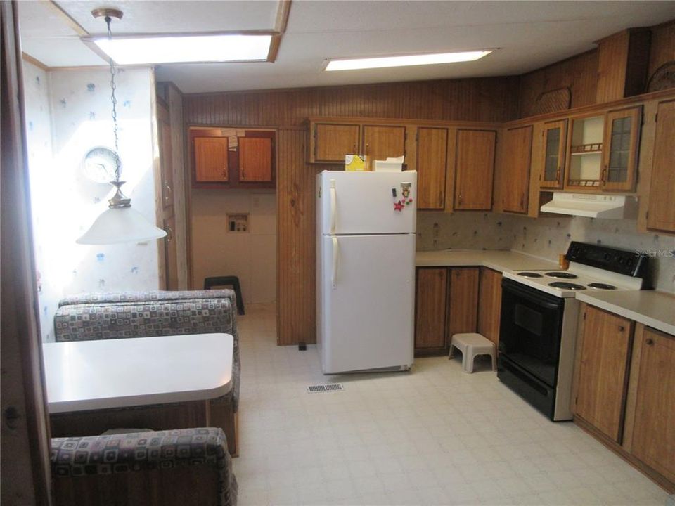 Active With Contract: $124,900 (3 beds, 2 baths, 1880 Square Feet)