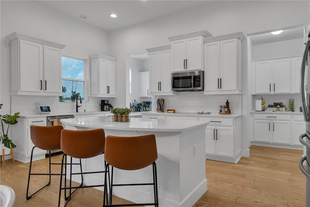 待售: $810,000 (4 贝兹, 3 浴室, 3583 平方英尺)