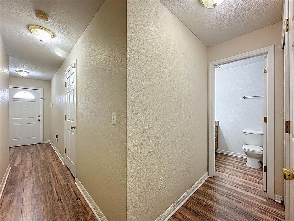 合同活跃: $1,600 (3 贝兹, 2 浴室, 1223 平方英尺)