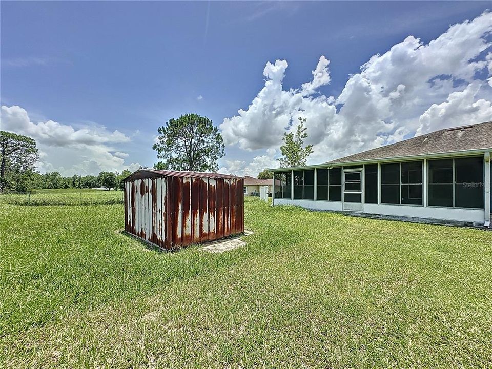 合同活跃: $1,600 (3 贝兹, 2 浴室, 1223 平方英尺)