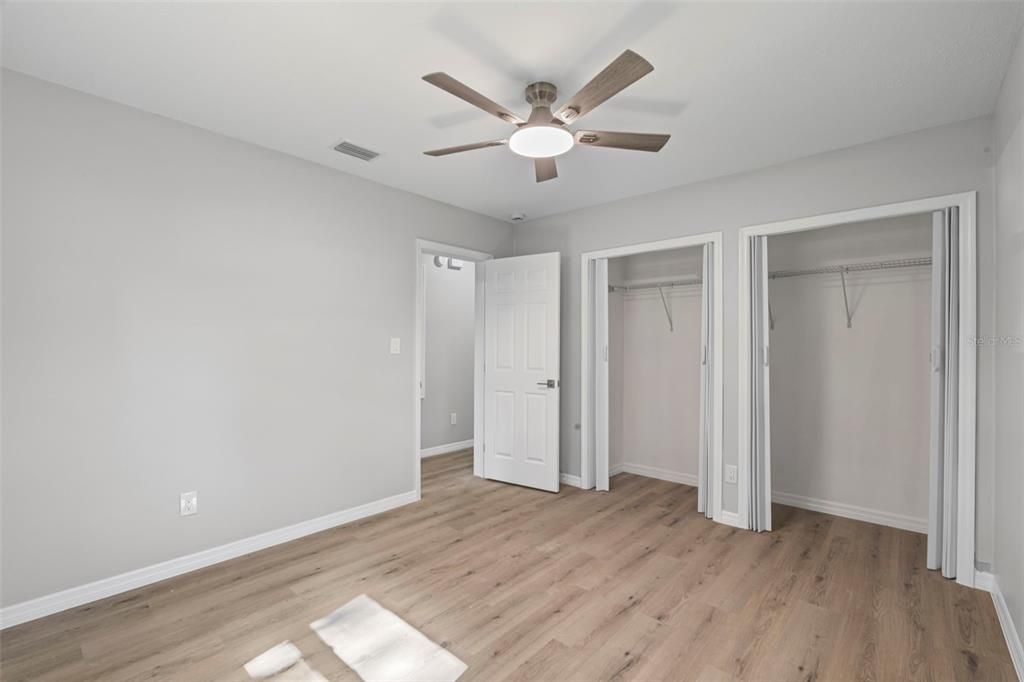 Active With Contract: $160,000 (2 beds, 1 baths, 840 Square Feet)
