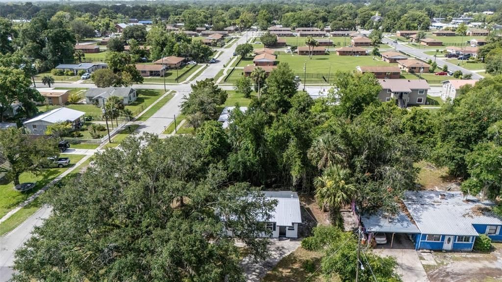 Active With Contract: $160,000 (2 beds, 1 baths, 840 Square Feet)