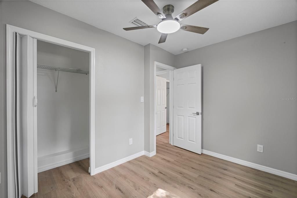 Active With Contract: $160,000 (2 beds, 1 baths, 840 Square Feet)