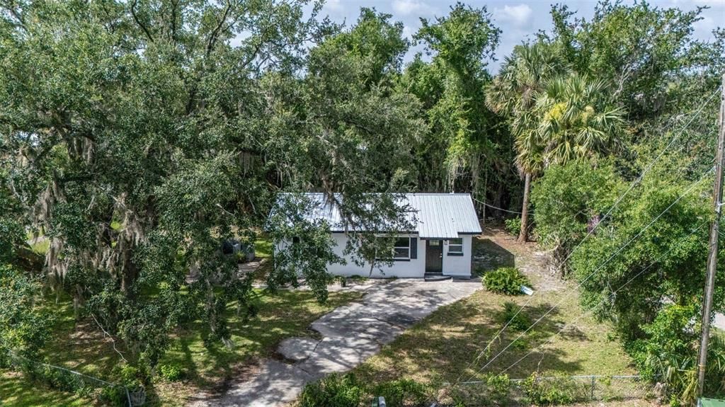 Active With Contract: $160,000 (2 beds, 1 baths, 840 Square Feet)