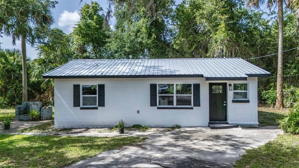 Active With Contract: $160,000 (2 beds, 1 baths, 840 Square Feet)