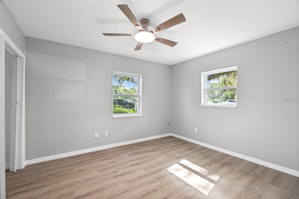 Active With Contract: $160,000 (2 beds, 1 baths, 840 Square Feet)