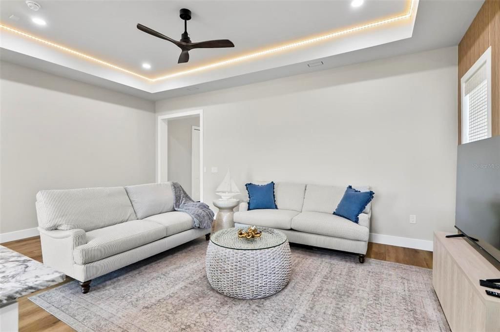 На продажу: $639,000 (3 спален, 2 ванн, 1587 Квадратных фут)