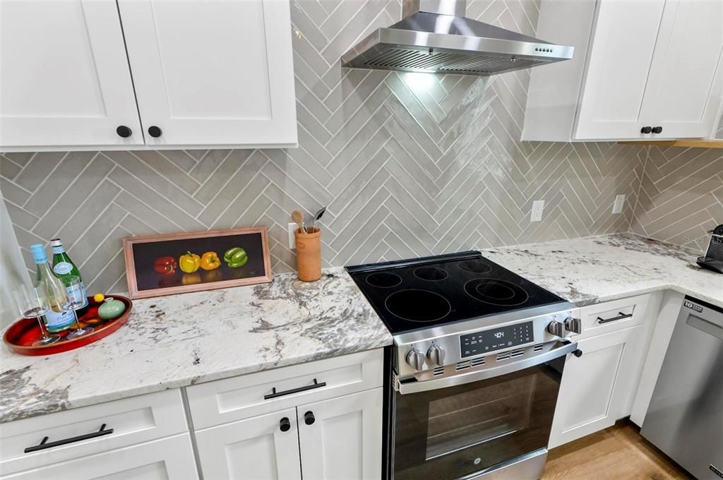 На продажу: $639,000 (3 спален, 2 ванн, 1587 Квадратных фут)