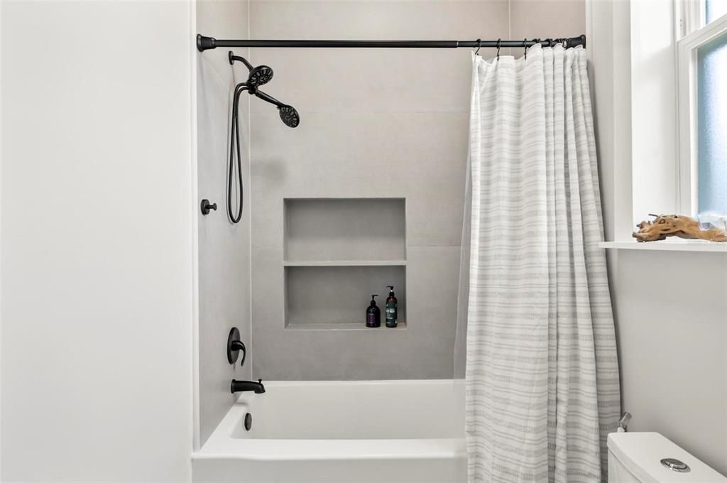 На продажу: $639,000 (3 спален, 2 ванн, 1587 Квадратных фут)