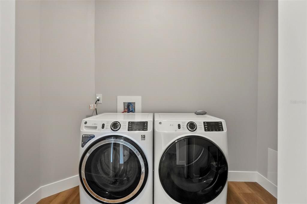 На продажу: $639,000 (3 спален, 2 ванн, 1587 Квадратных фут)