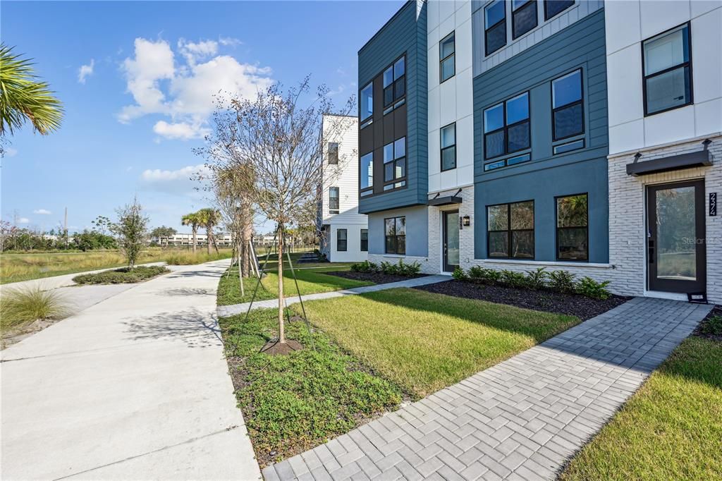 Images are for representational purposes only and actual product may differ. See online or onsite sales consultants for details. Listing Broker Toll Brothers Real Estate, Inc.