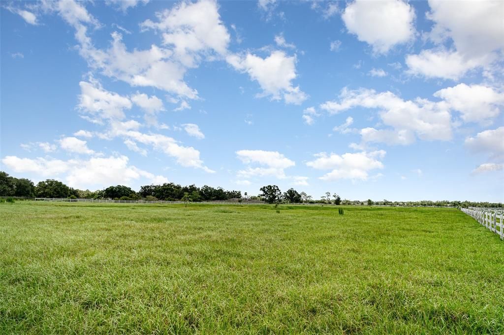 合同活跃: $727,000 (10.00 acres)