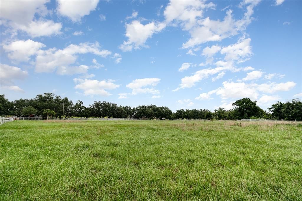 合同活跃: $727,000 (10.00 acres)