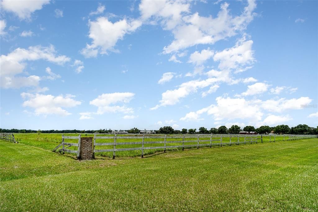 合同活跃: $727,000 (10.00 acres)