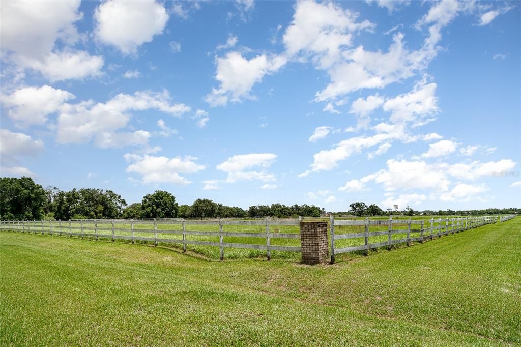 合同活跃: $727,000 (10.00 acres)