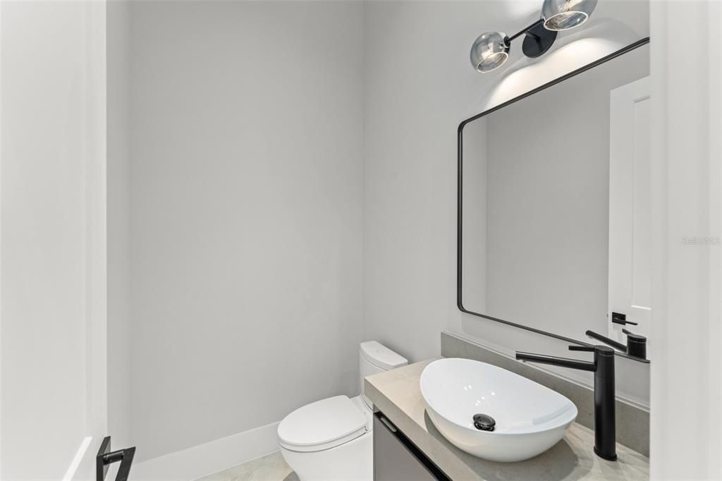 For Sale: $4,849,000 (5 beds, 6 baths, 6407 Square Feet)