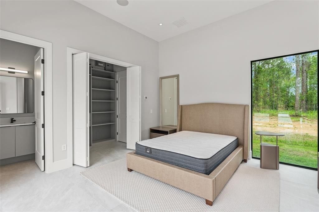 For Sale: $4,849,000 (5 beds, 6 baths, 6407 Square Feet)