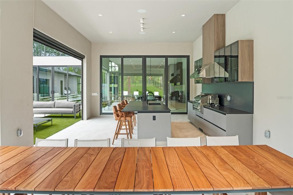 For Sale: $4,849,000 (5 beds, 6 baths, 6407 Square Feet)