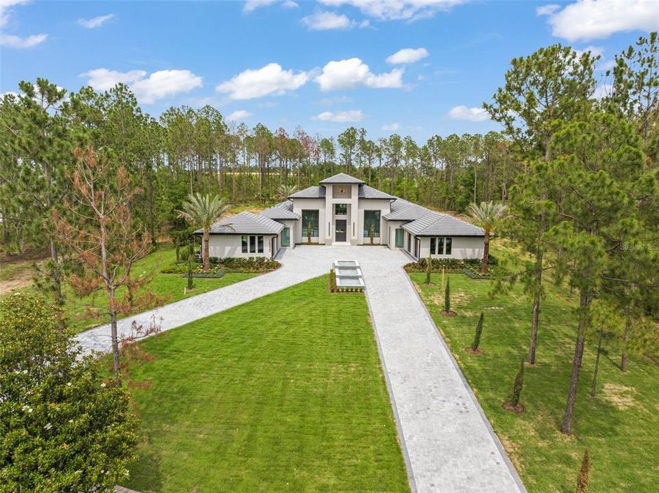 For Sale: $4,849,000 (5 beds, 6 baths, 6407 Square Feet)