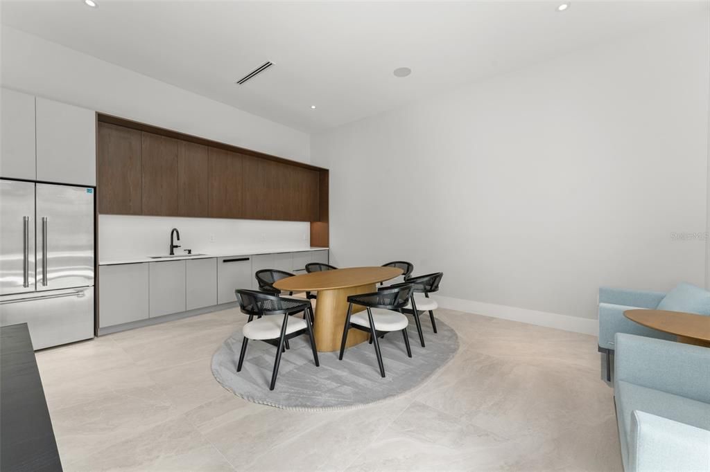 For Sale: $4,849,000 (5 beds, 6 baths, 6407 Square Feet)