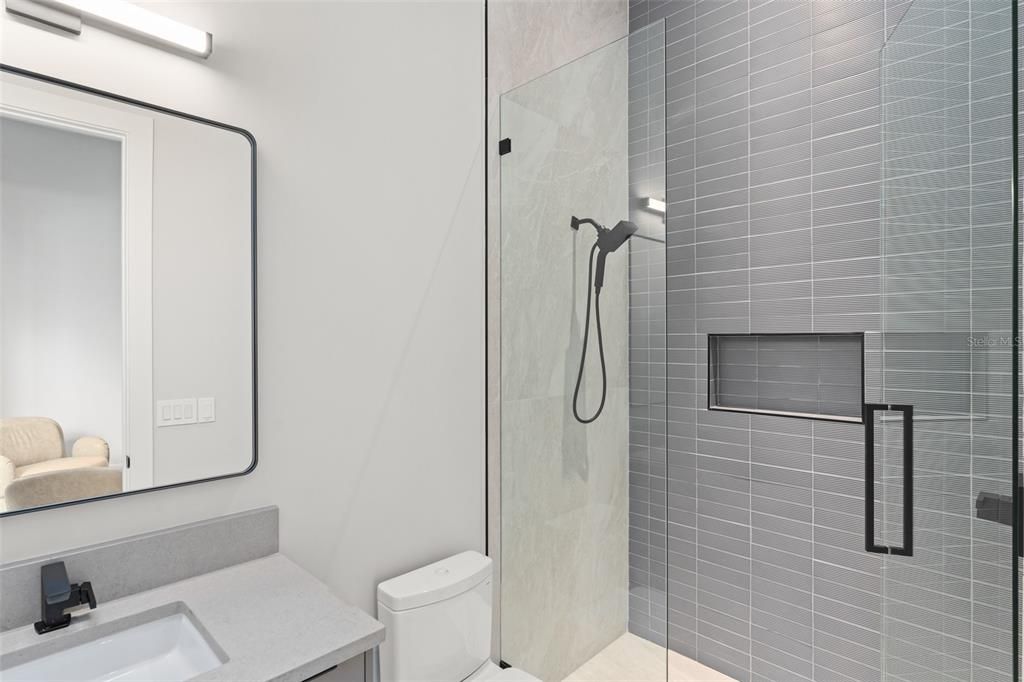 For Sale: $4,849,000 (5 beds, 6 baths, 6407 Square Feet)