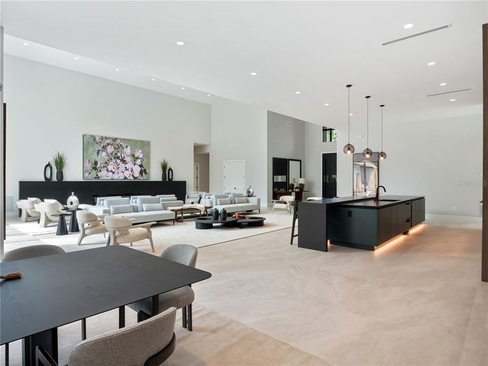 For Sale: $4,849,000 (5 beds, 6 baths, 6407 Square Feet)