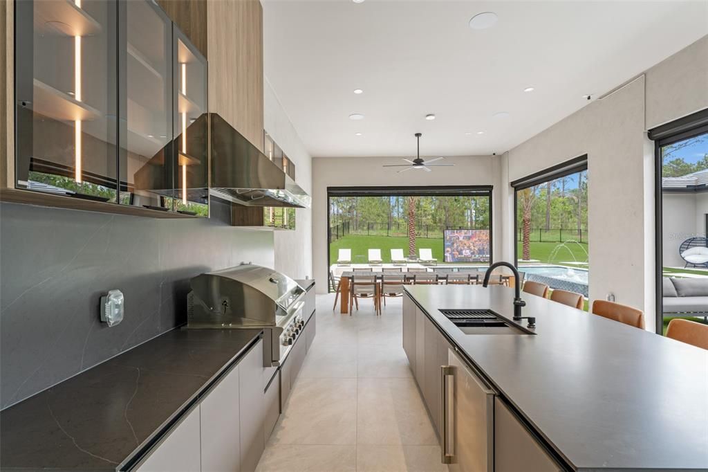 For Sale: $4,849,000 (5 beds, 6 baths, 6407 Square Feet)