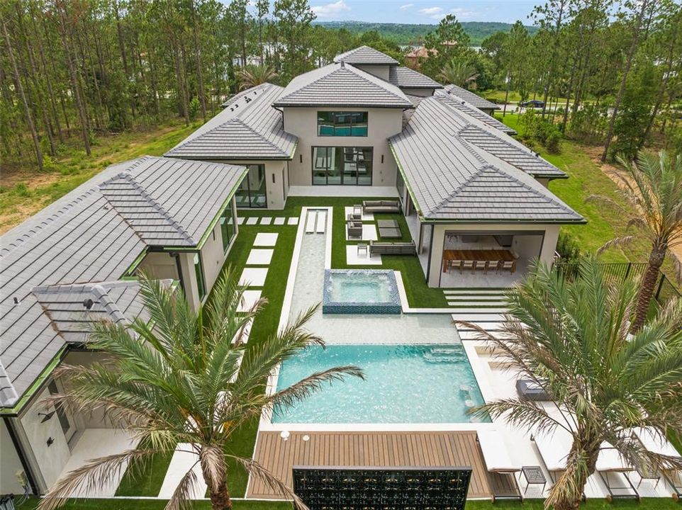 For Sale: $4,849,000 (5 beds, 6 baths, 6407 Square Feet)