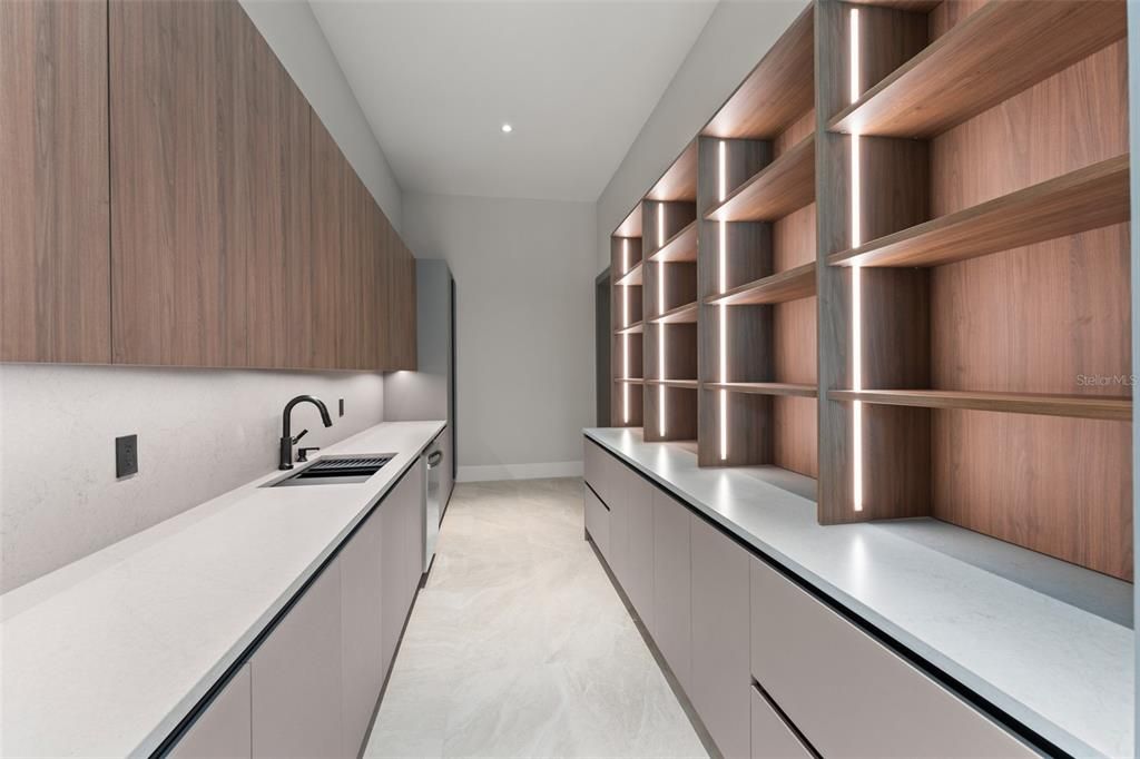 For Sale: $4,849,000 (5 beds, 6 baths, 6407 Square Feet)