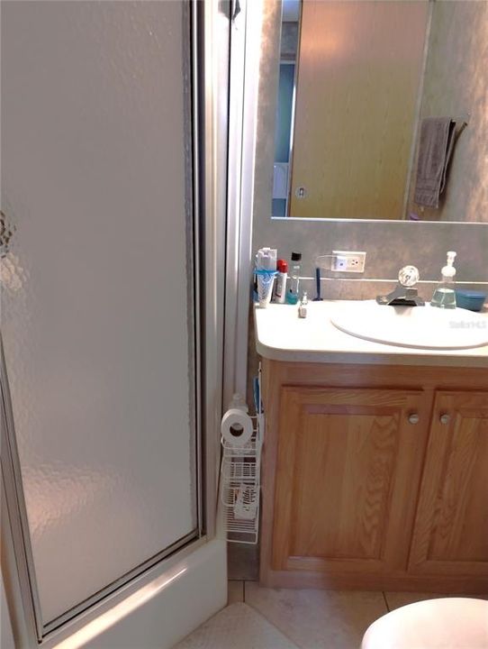 合同活跃: $98,900 (1 贝兹, 1 浴室, 432 平方英尺)