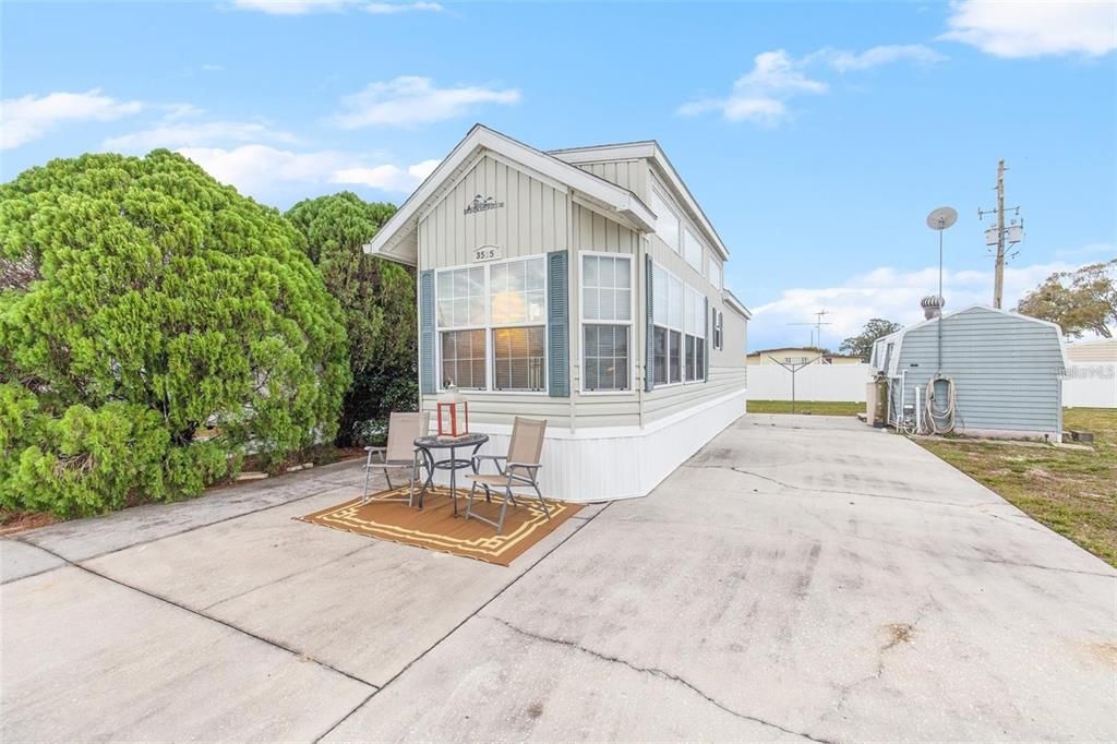 合同活跃: $98,900 (1 贝兹, 1 浴室, 432 平方英尺)